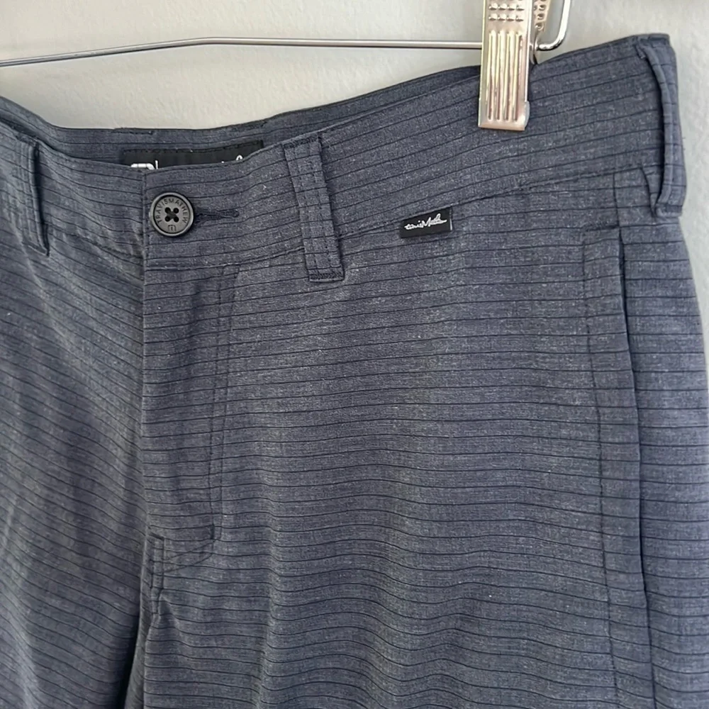 TRAVIS MATHEW MENS BECK PERFORMANCE GOLF SHORTS 32 WAIST